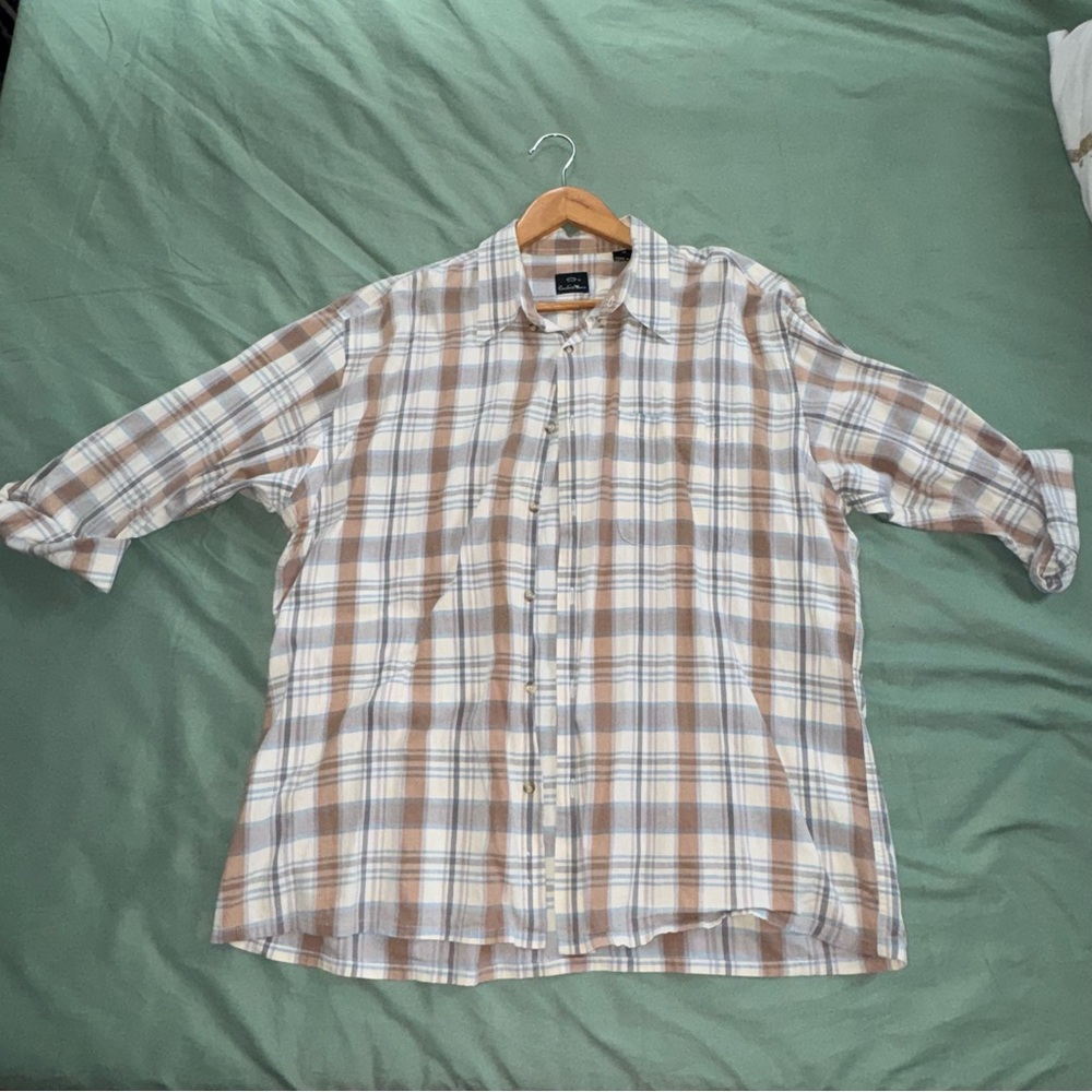 Women’s VTG Casual Plaid Button-Down Shirt in Brown and White